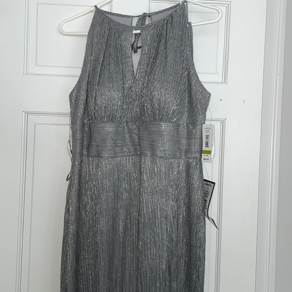 NWT R&M Richards size 14 silver prom formal halter keyhole left leg slit dress - Picture 3 of 10